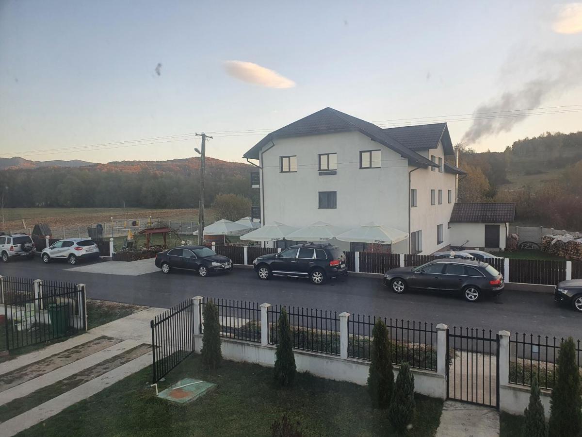 Pensiunea Ronicson Milostea Dış mekan fotoğraf